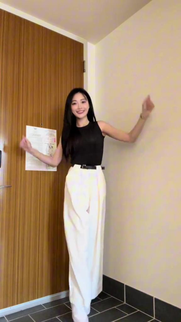 孟超曬自拍：常規賽正式收官啦，咱們季后賽見啦！